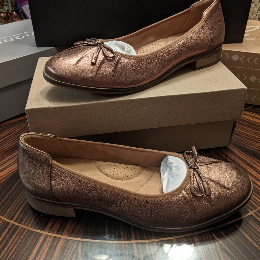 NIB Clarks Metallic Leather Flats 12W
